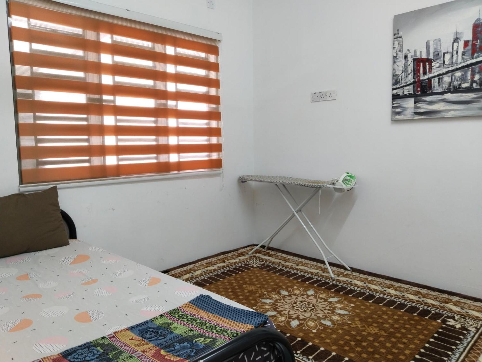 Kayu Cengal Homestay Seri Iskandar Exterior photo